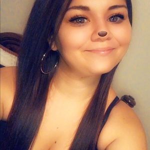 Meet your Posher, Brooke